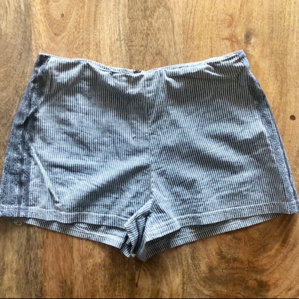 Only Hearts High Waisted Shorts w/Lace Detail, S